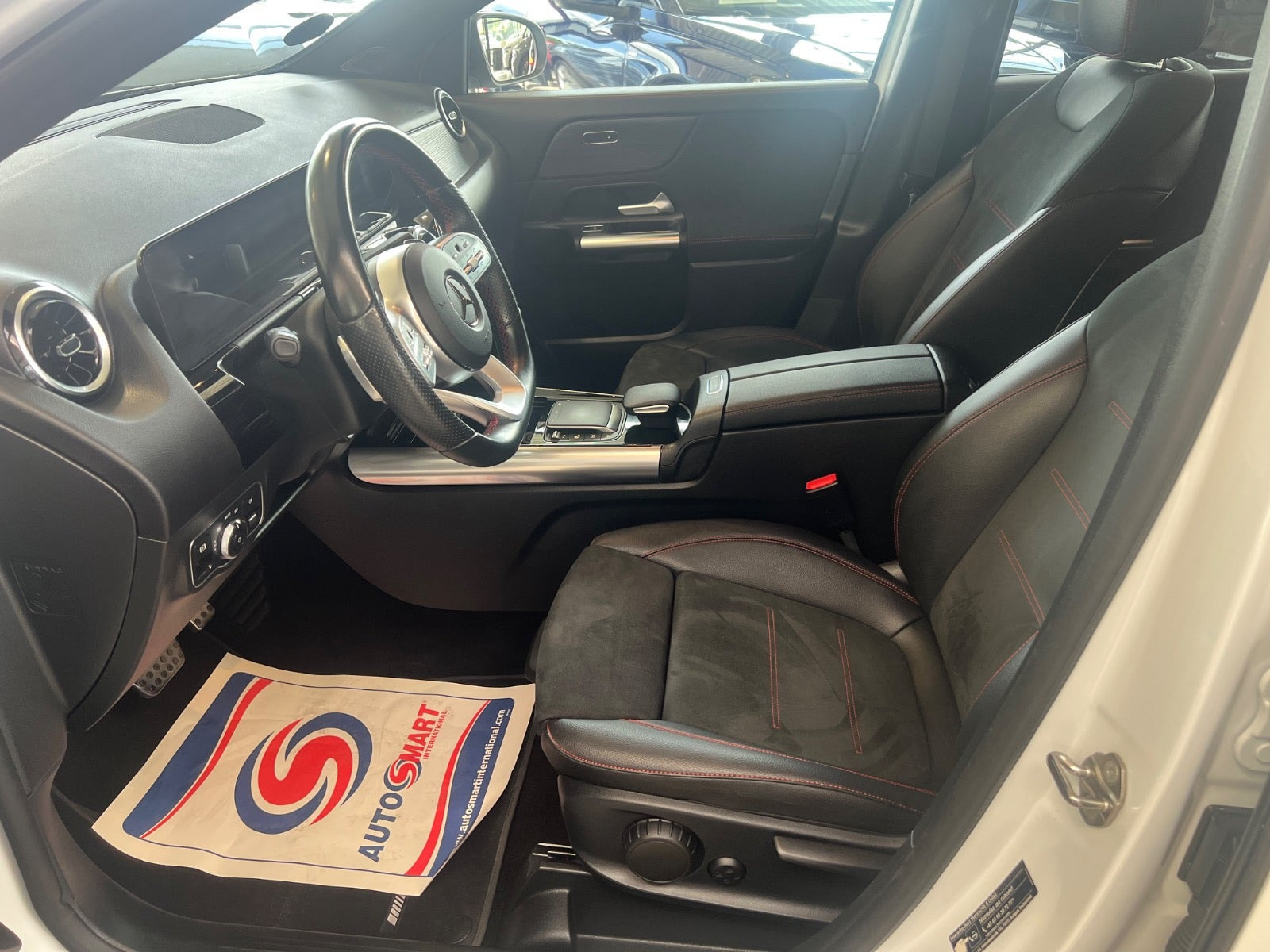 Hvid Mercedes GLA250 e fra 2021