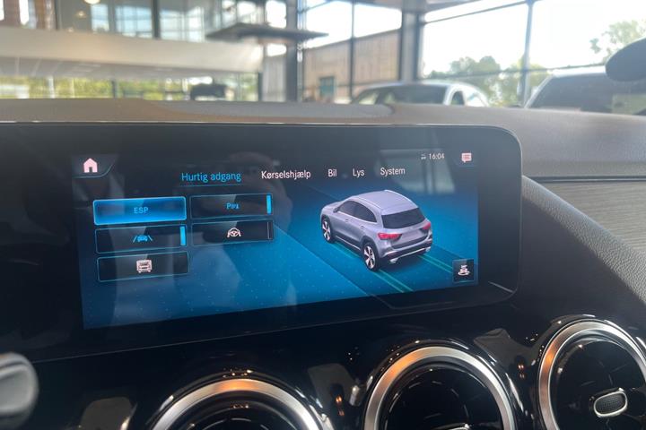 Hvid Mercedes GLA250 e fra 2021