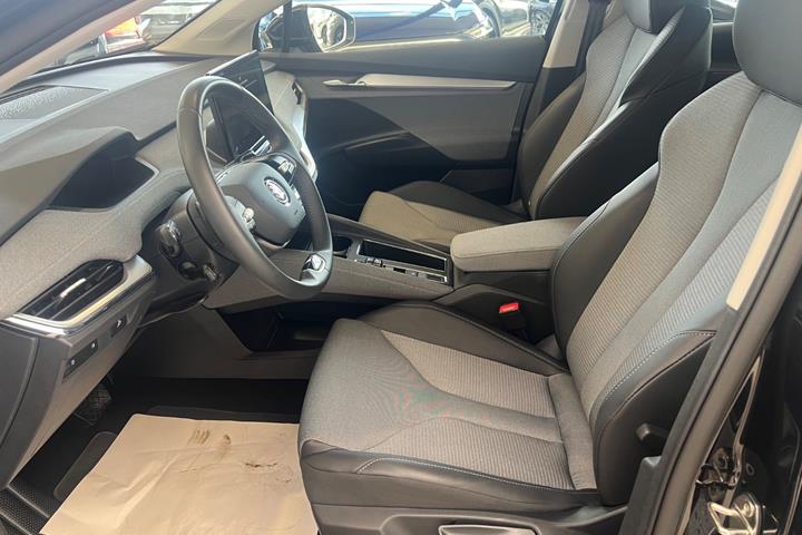 Sort Skoda Enyaq fra 2025