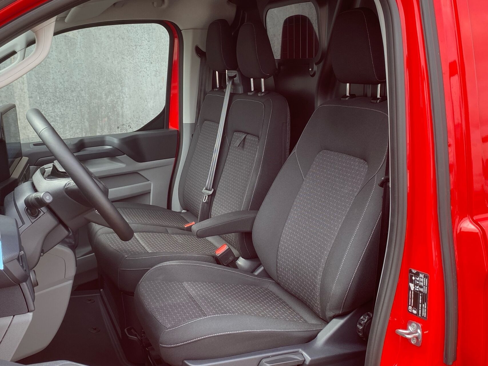 Rød Ford Transit Custom fra 2026