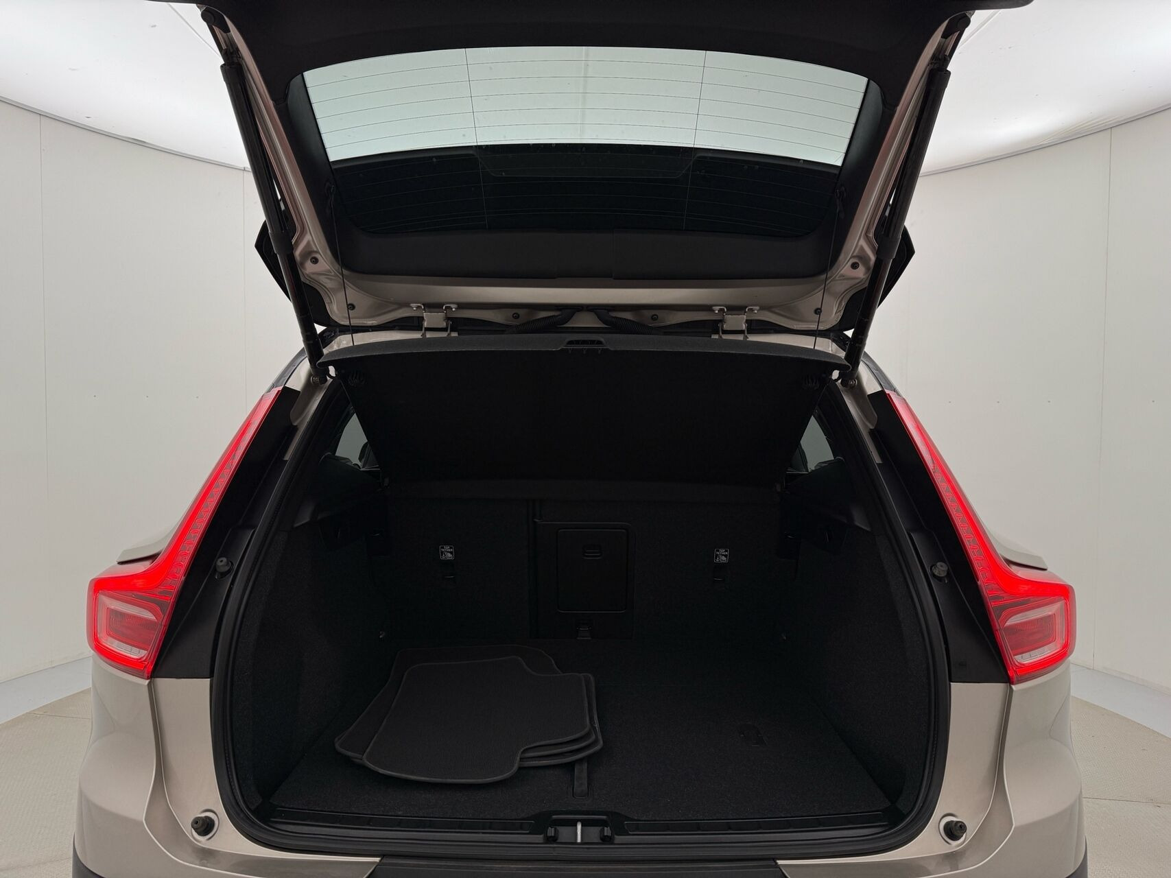 undefined Volvo XC40 fra 2023