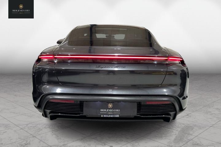 Grå Porsche Taycan fra 2023