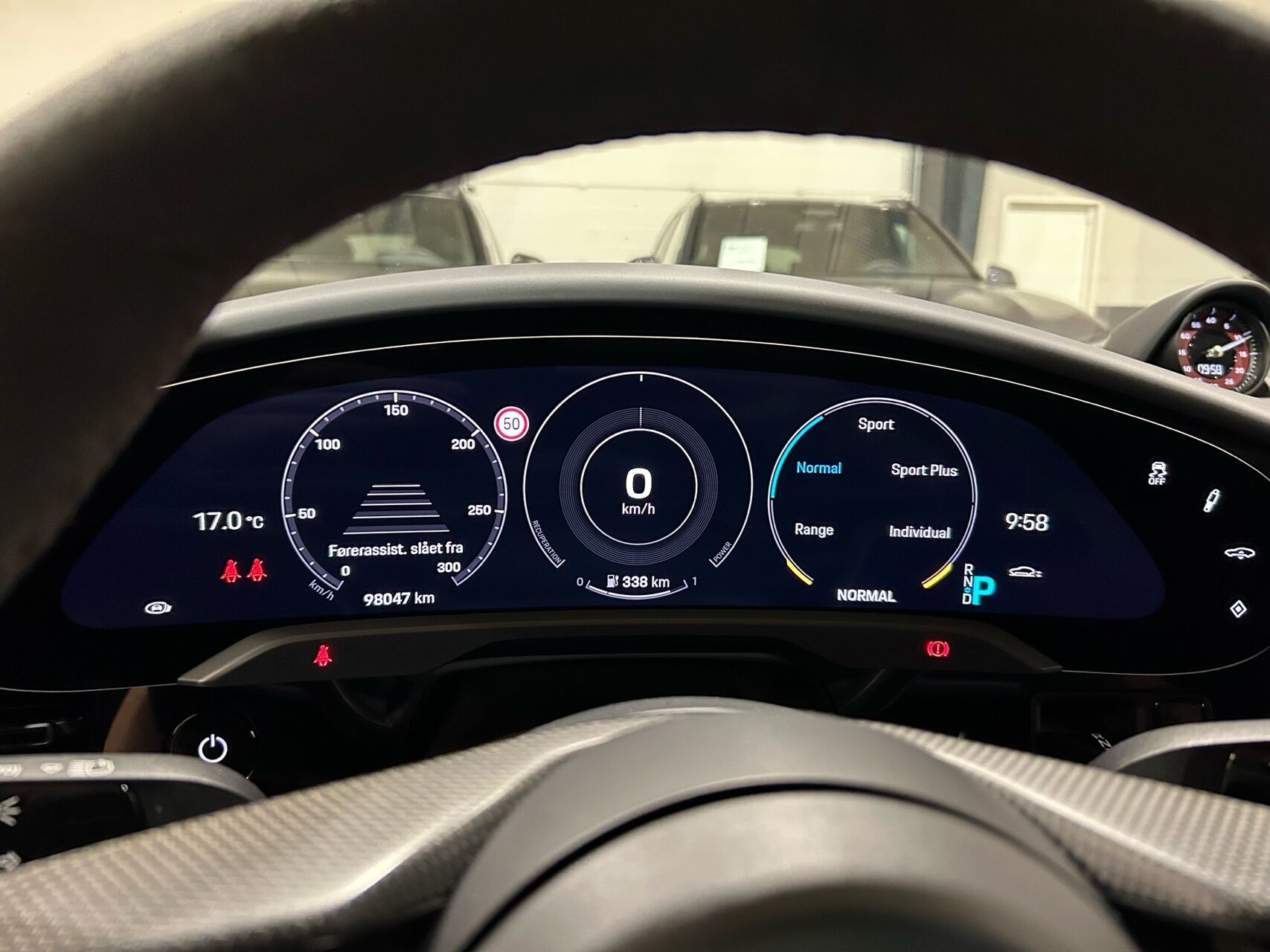 Grå Porsche Taycan fra 2023