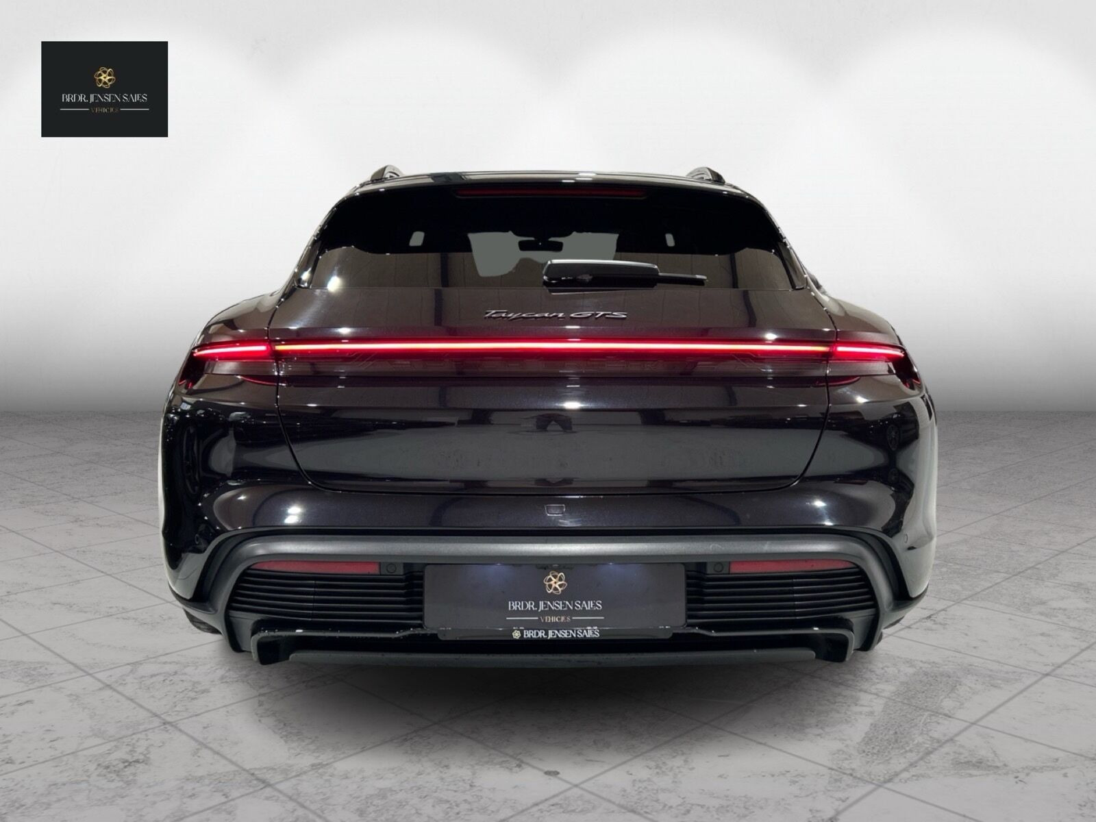 Sort Porsche Taycan fra 2022