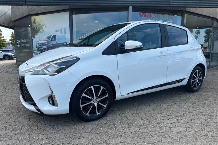 Hvid Toyota Yaris fra 2019
