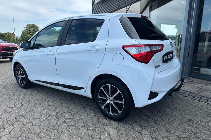 Hvid Toyota Yaris fra 2019