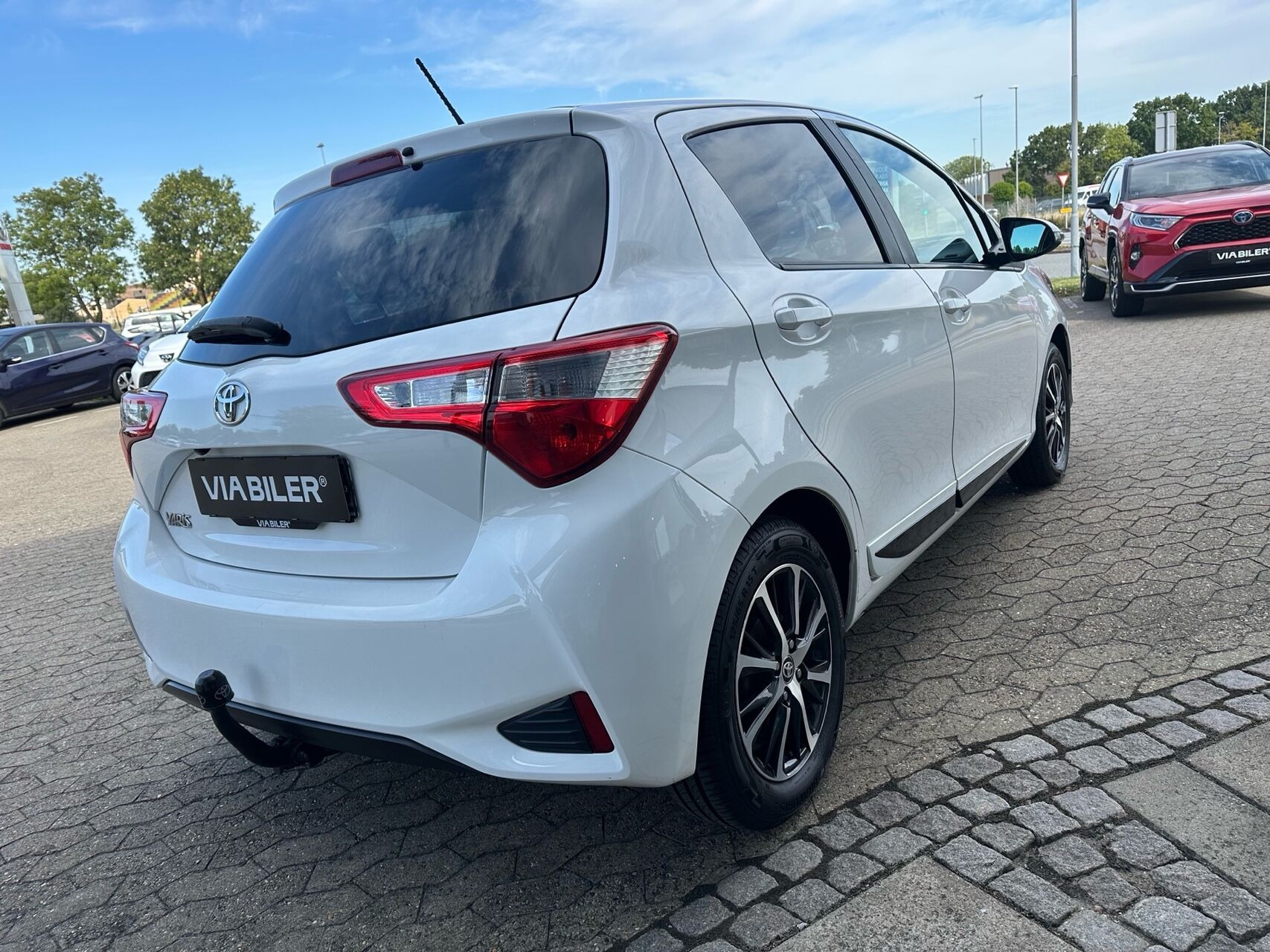 Hvid Toyota Yaris fra 2019