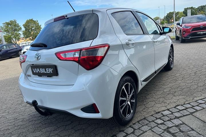 Hvid Toyota Yaris fra 2019