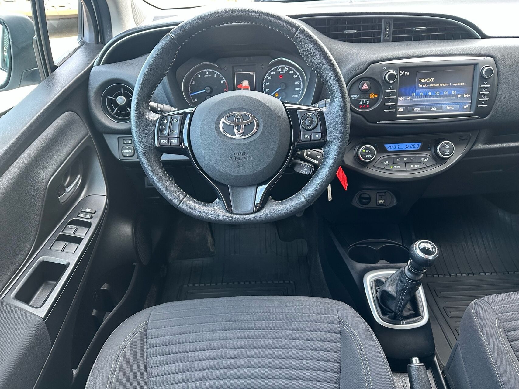 Hvid Toyota Yaris fra 2019