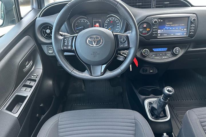 Hvid Toyota Yaris fra 2019