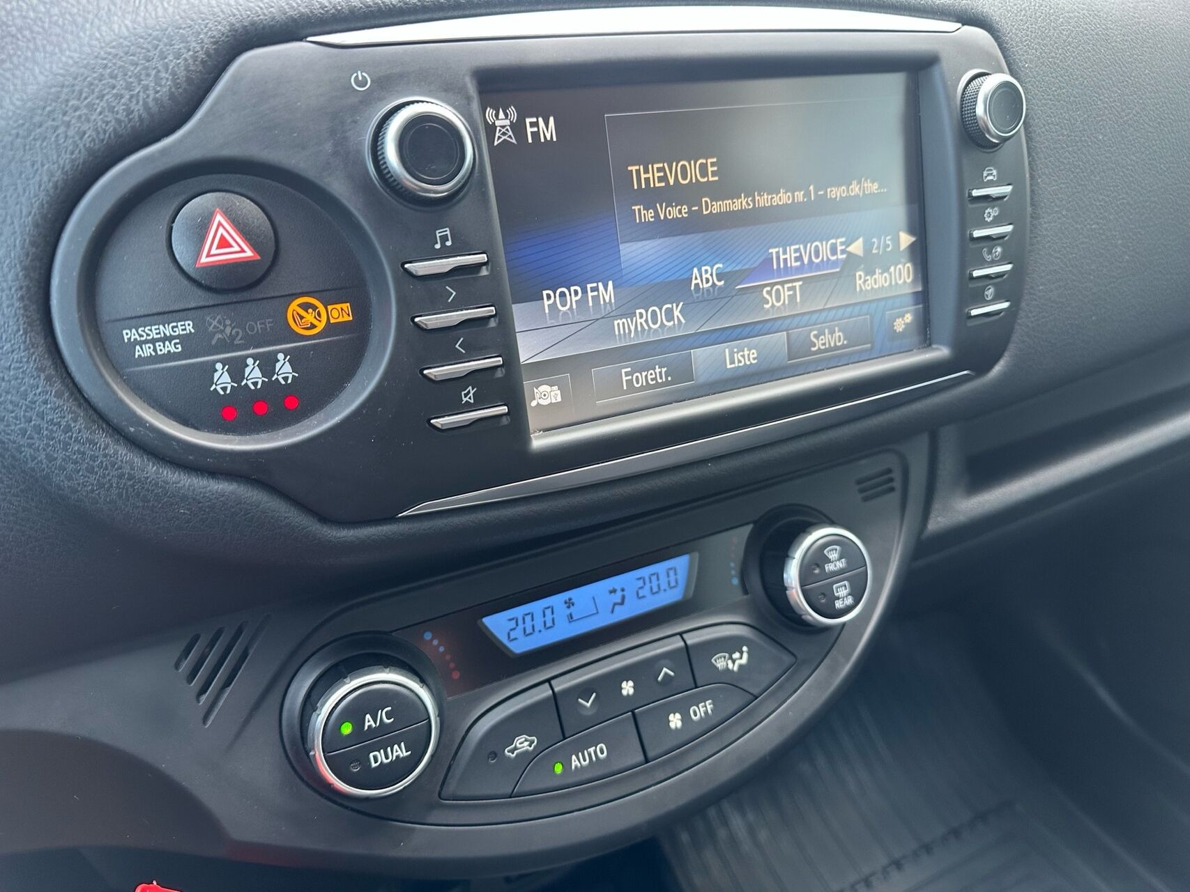 Hvid Toyota Yaris fra 2019