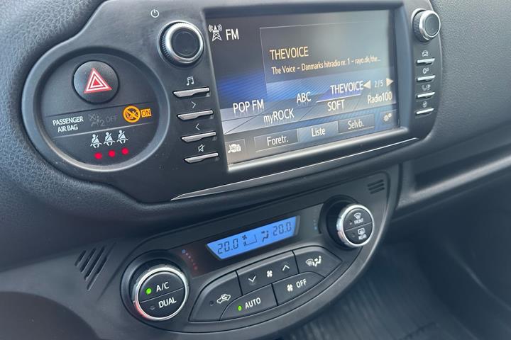 Hvid Toyota Yaris fra 2019