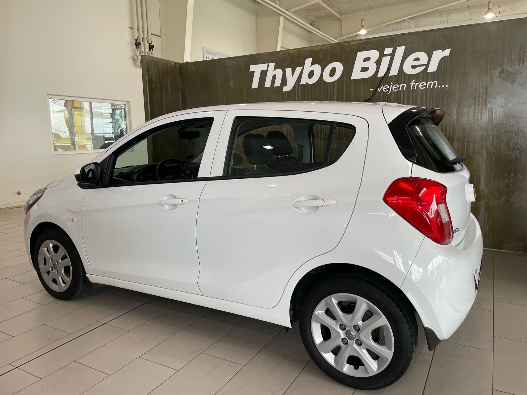 Hvid Opel Karl fra 2018