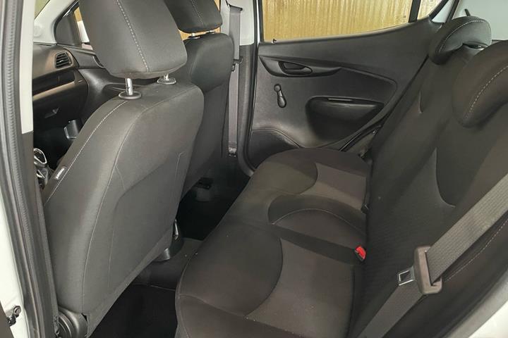 Hvid Opel Karl fra 2018