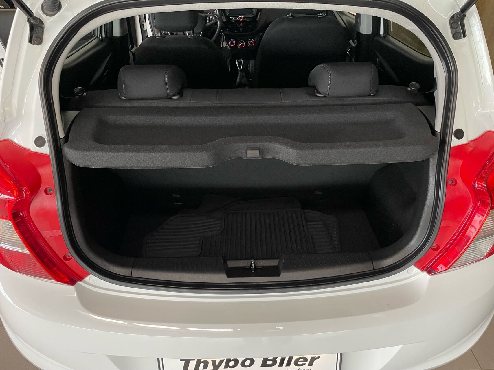 Hvid Opel Karl fra 2018