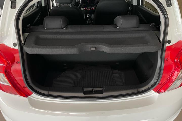 Hvid Opel Karl fra 2018