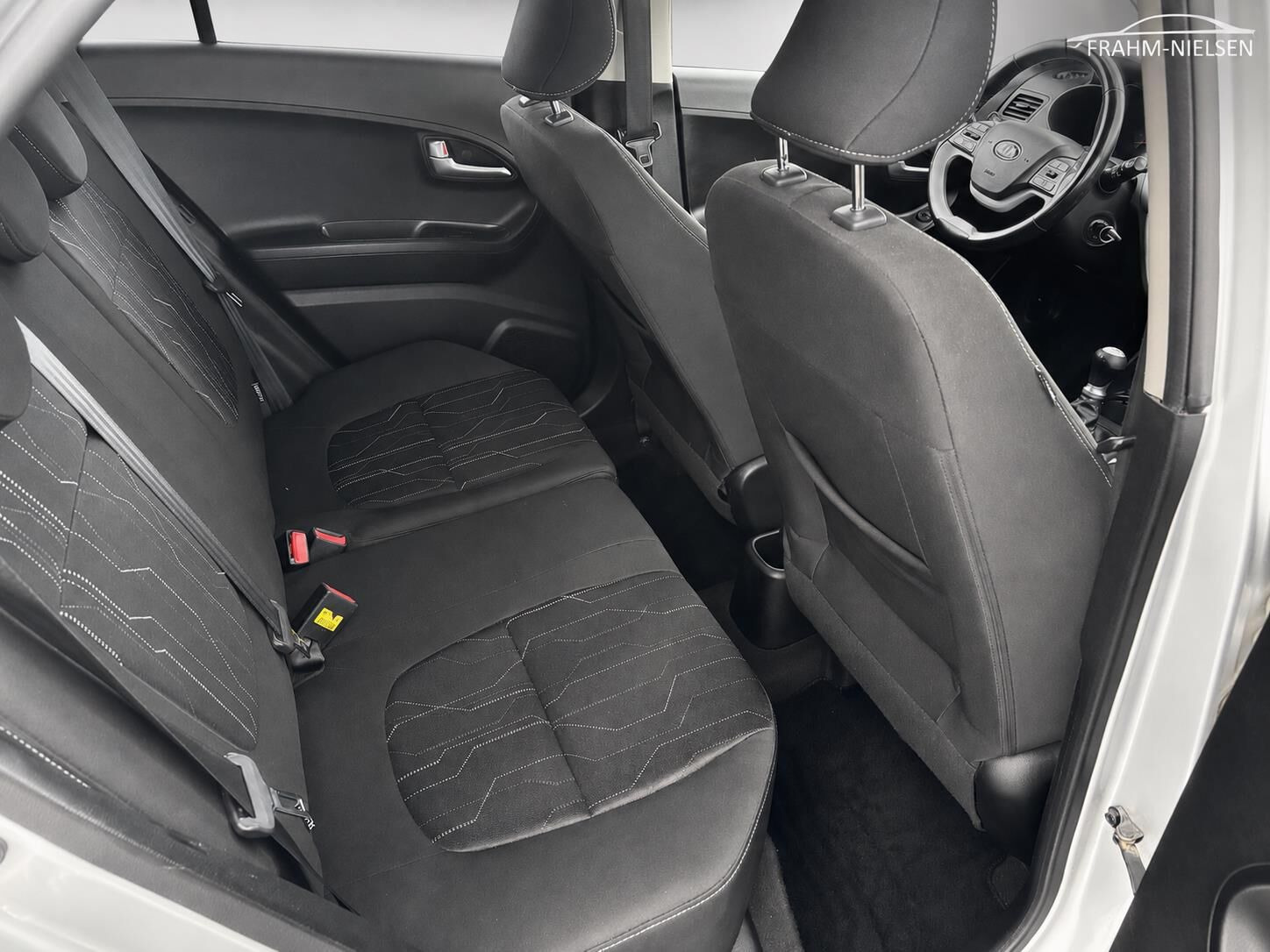 Grå Kia Picanto fra 2016