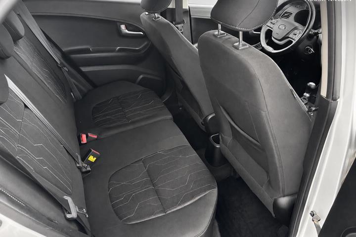 Grå Kia Picanto fra 2016