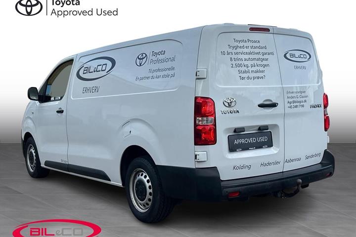 Hvid Toyota ProAce fra 2023