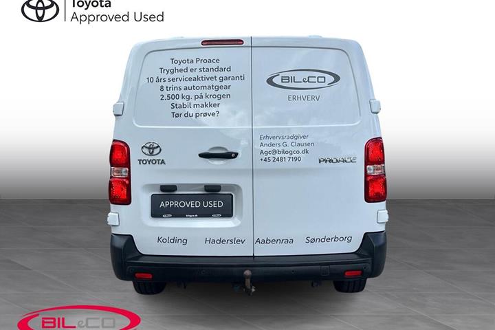 Hvid Toyota ProAce fra 2023