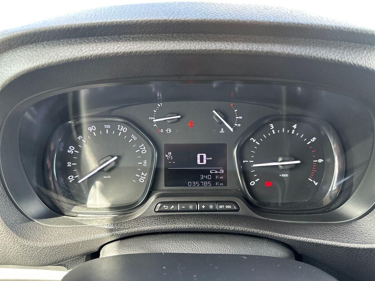 Hvid Toyota ProAce fra 2023