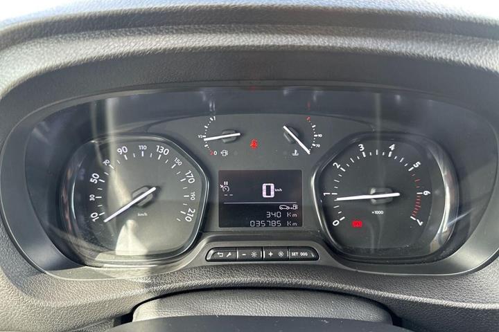 Hvid Toyota ProAce fra 2023