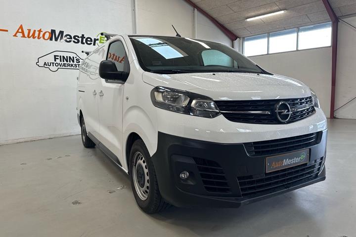 Hvid Opel Vivaro fra 2022