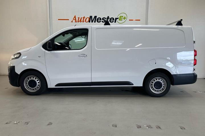 Hvid Opel Vivaro fra 2022
