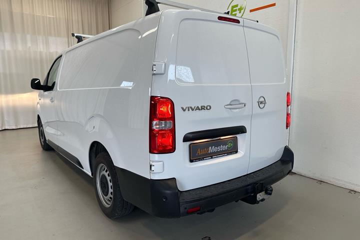 Hvid Opel Vivaro fra 2022