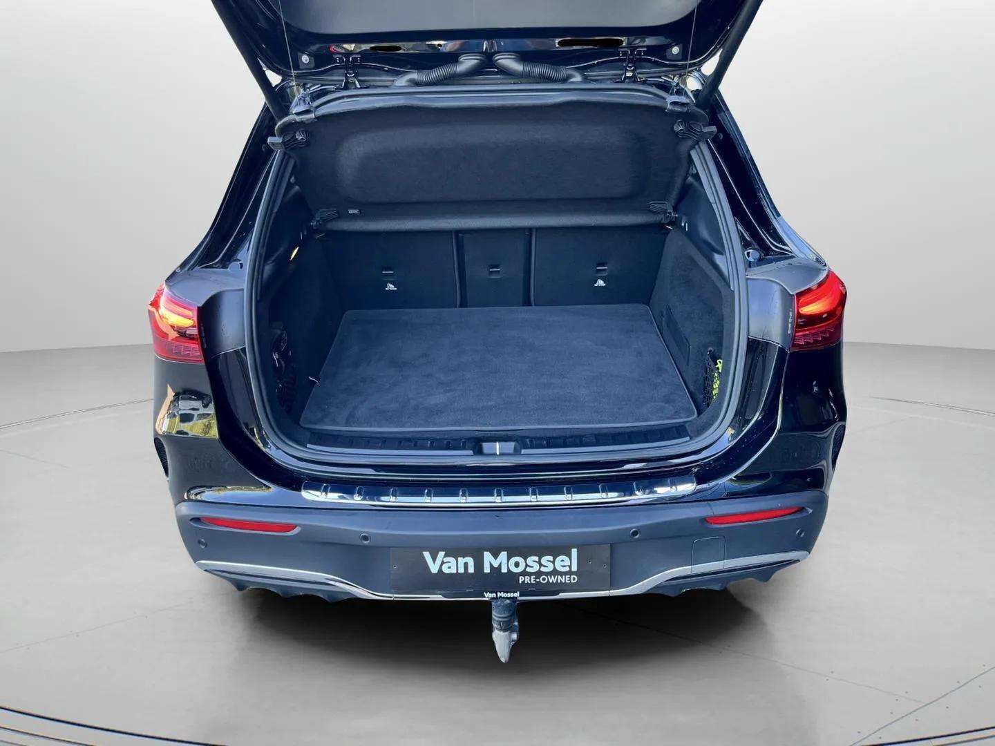 Sort Mercedes EQA 250+ fra 2025