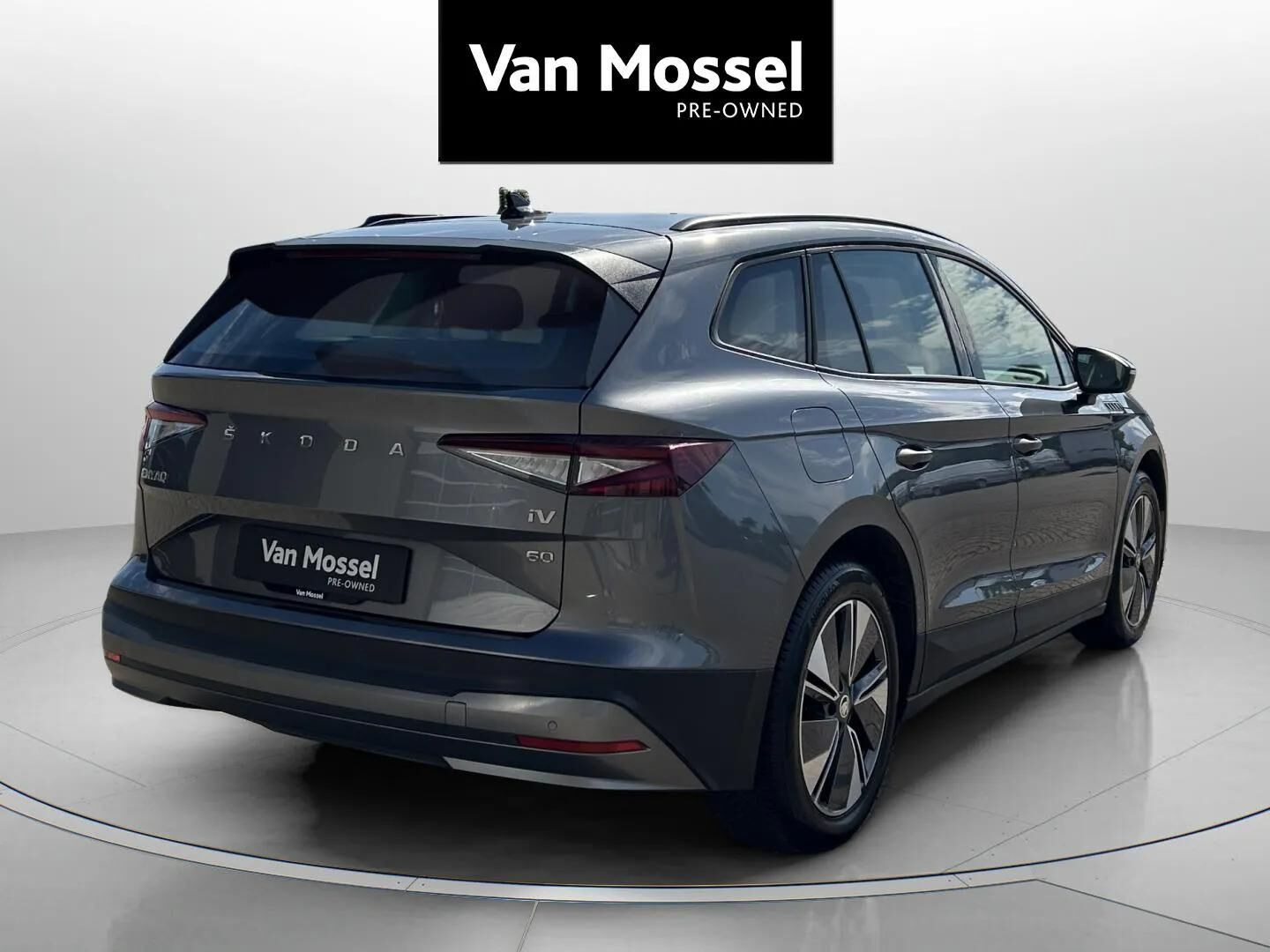 Grå Skoda Enyaq fra 2023