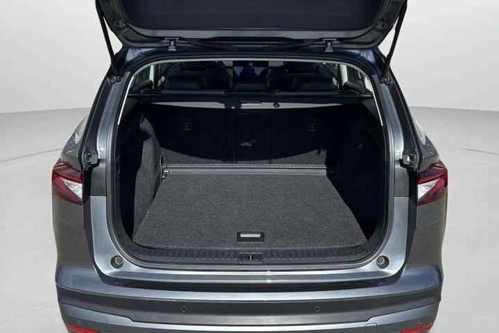 Grå Skoda Enyaq fra 2023