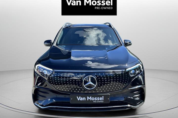 Sort Mercedes EQB 250+ fra 2025
