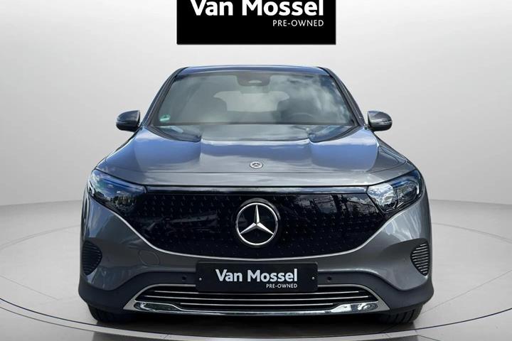 Grå Mercedes EQB 250+ fra 2025