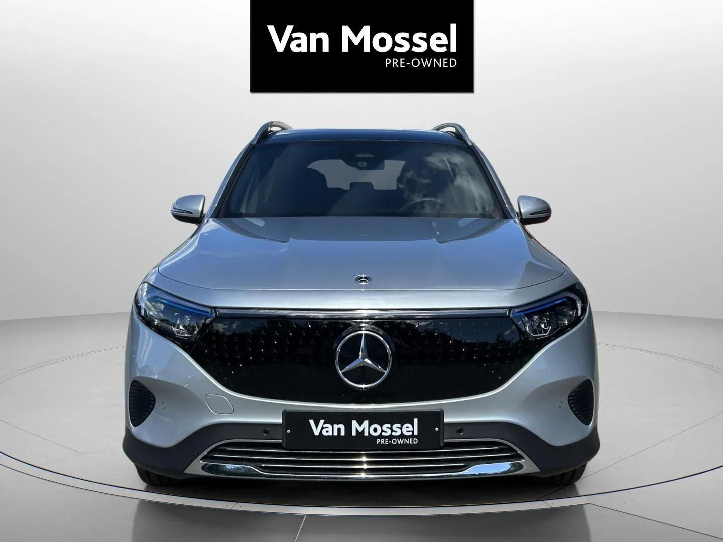 Sølv Mercedes EQB 250+ fra 2025