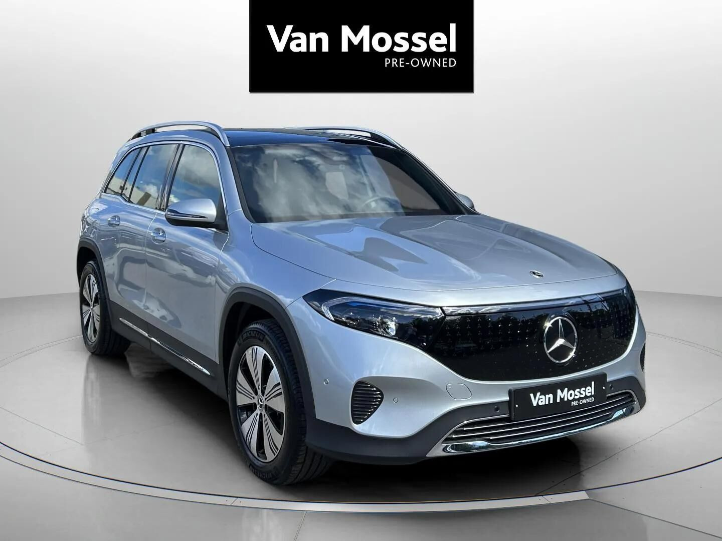 Sølv Mercedes EQB 250+ fra 2025