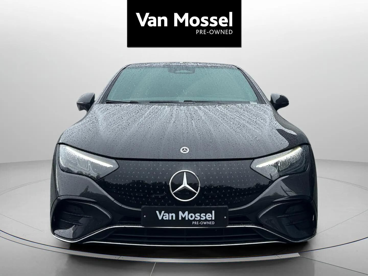 Grå Mercedes EQE 350+ fra 2025