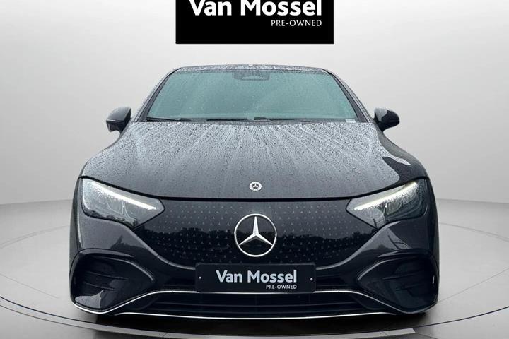 Grå Mercedes EQE 350+ fra 2025