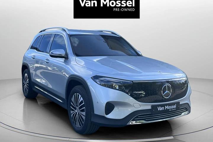 Sølv Mercedes EQB 300 fra 2025