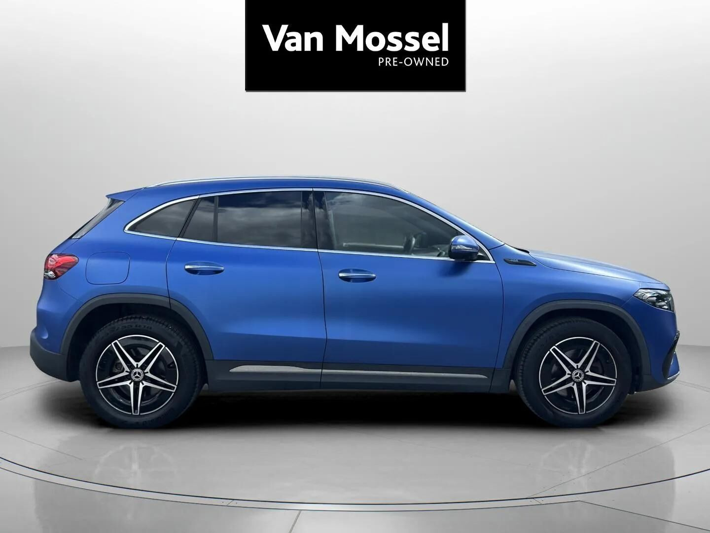 Sort Mercedes EQA 350 fra 2022