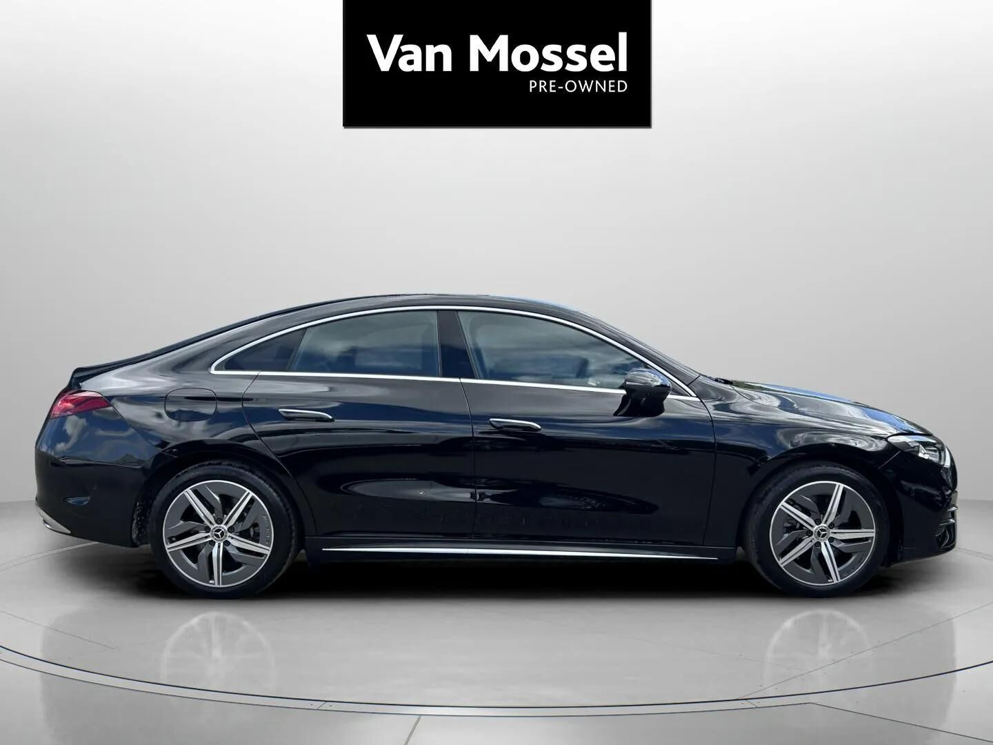 Sort Mercedes CLA250+ fra 2025