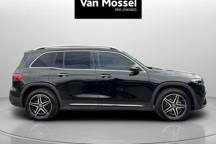 Sort Mercedes EQB 250+ fra 2025