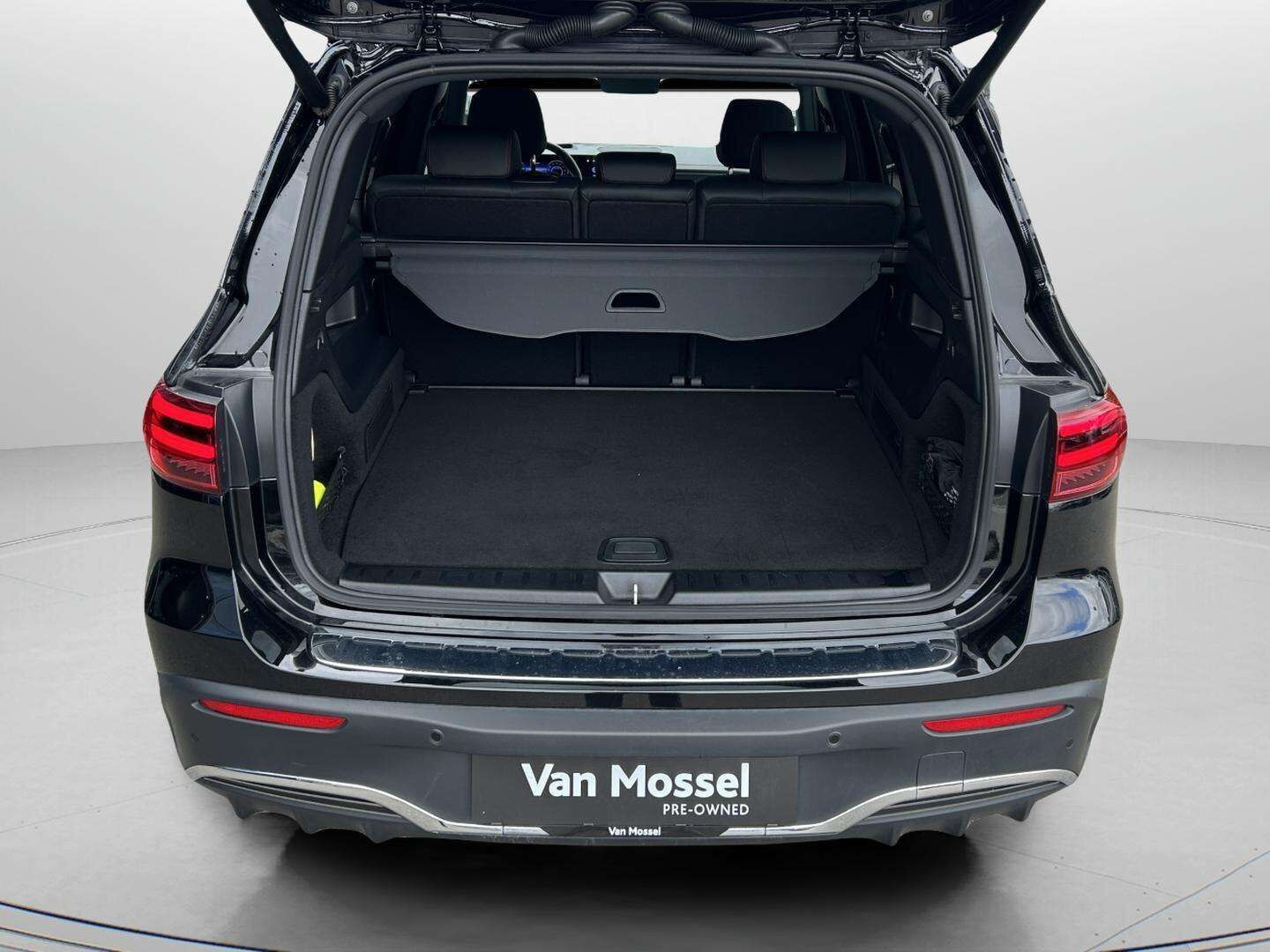 Sort Mercedes EQB 250+ fra 2025