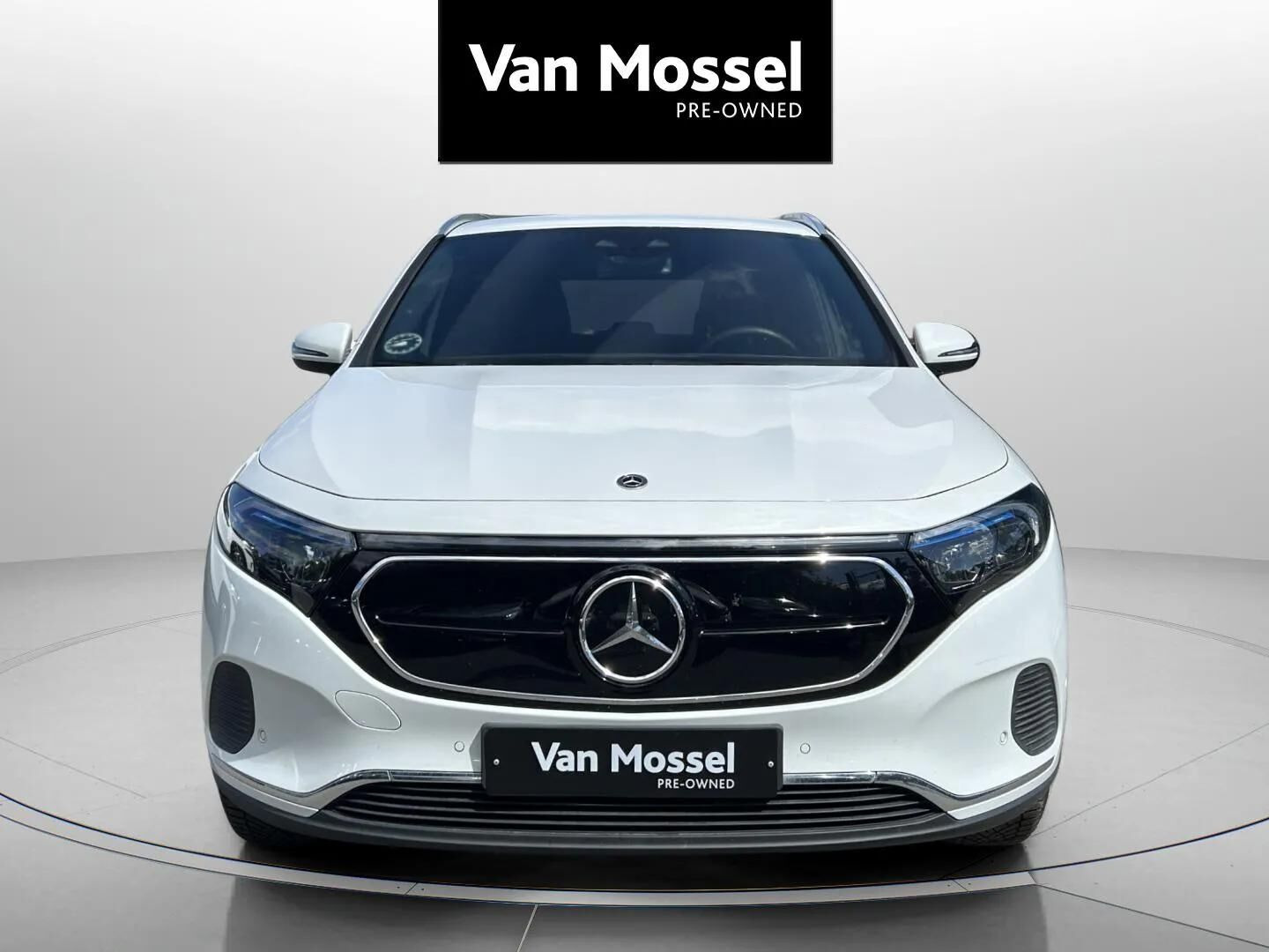 Hvid Mercedes EQA 250 fra 2023