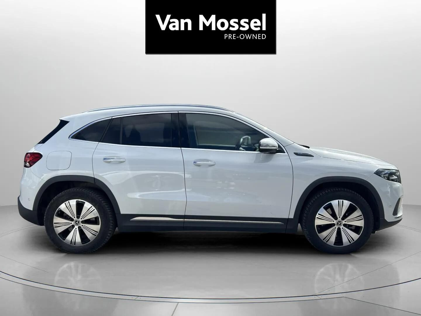 Hvid Mercedes EQA 250 fra 2023