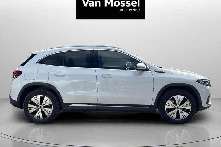 Hvid Mercedes EQA 250 fra 2023