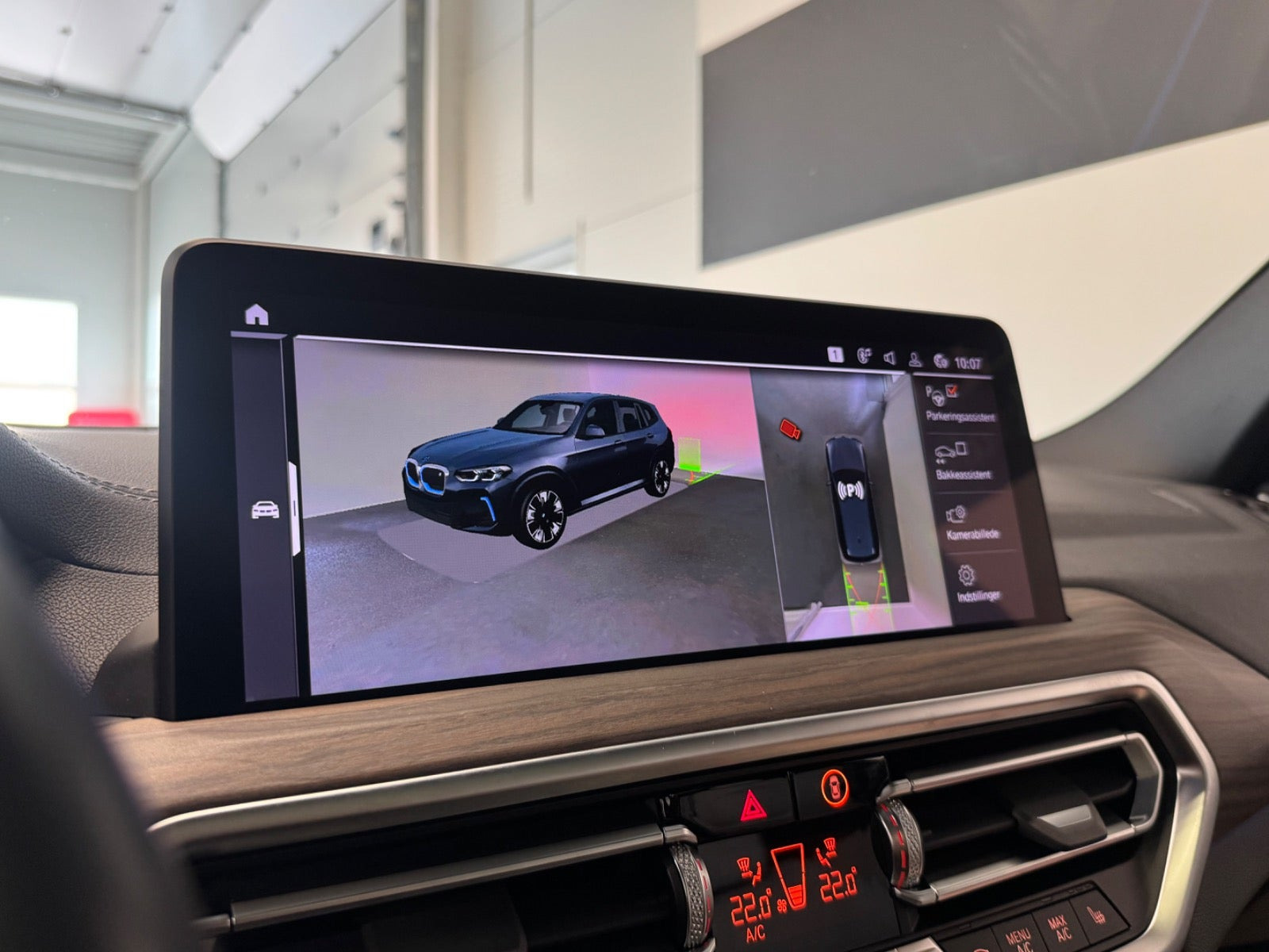 Blå BMW iX3 fra 2023