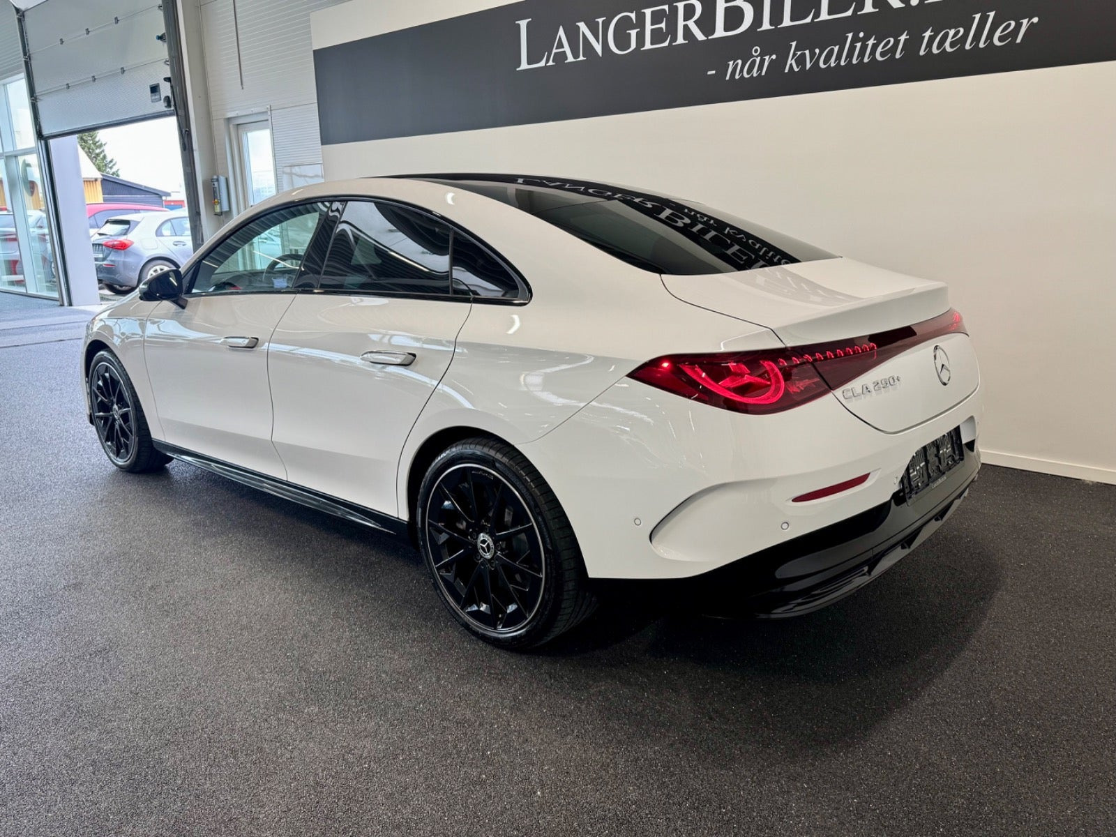 Hvid Mercedes CLA250+ fra 2026