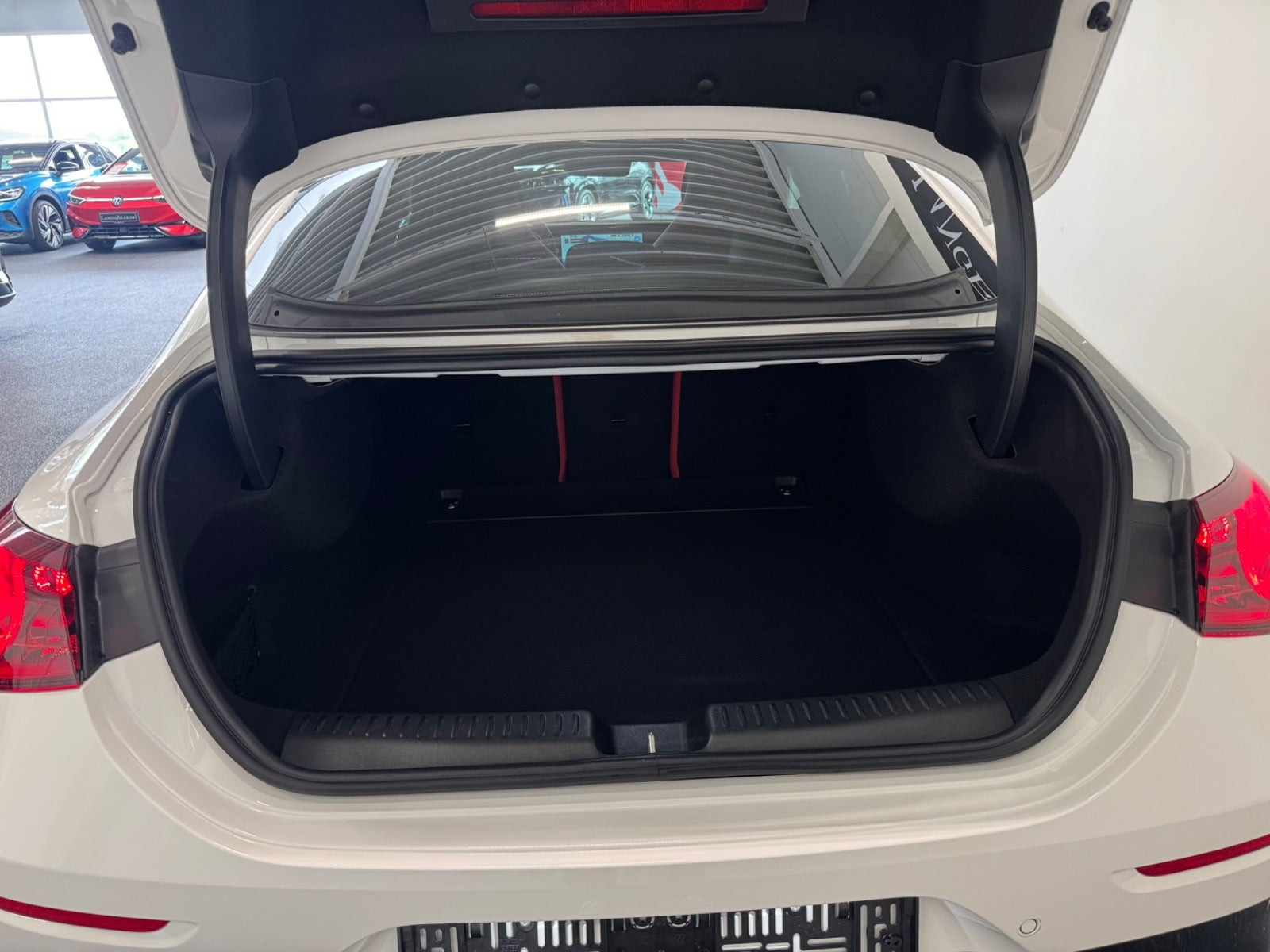 Hvid Mercedes CLA250+ fra 2026