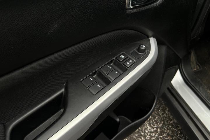 Grøn Suzuki Vitara fra 2015